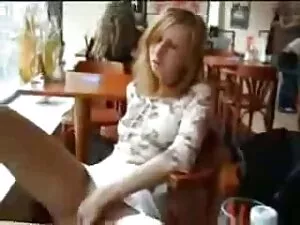 Marido mira viejitas ...