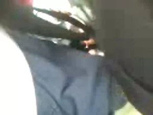 Enorme viejita folla ...